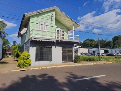 Casa mista de 2 pisos Bairro Canabarro - Teutônia/RS